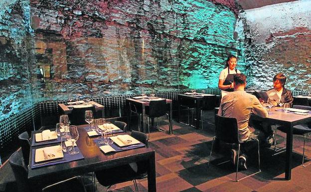 Almorzar en la cueva | El Correo